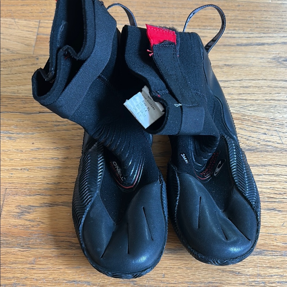O’Neill water booties